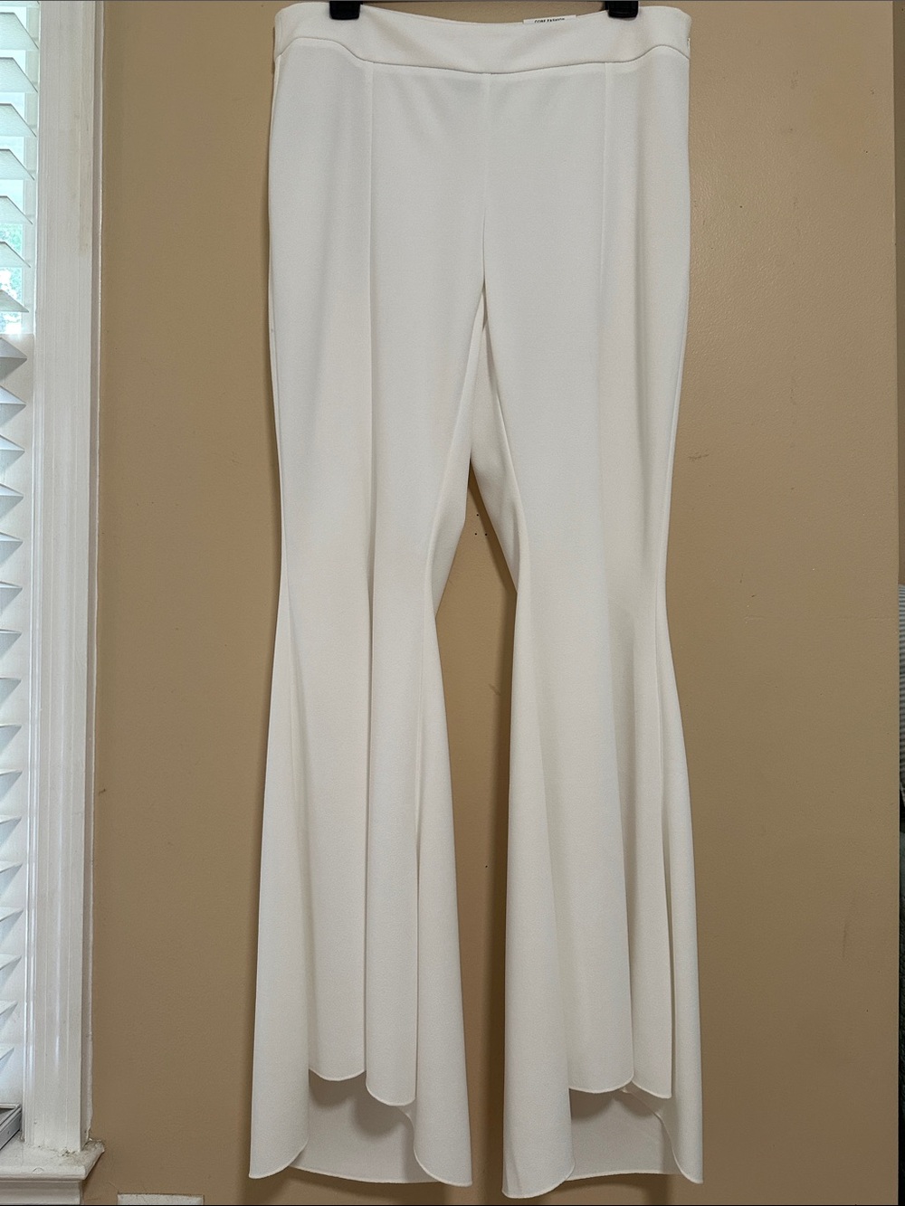 INC International Concepts White Flare Pants Size 10